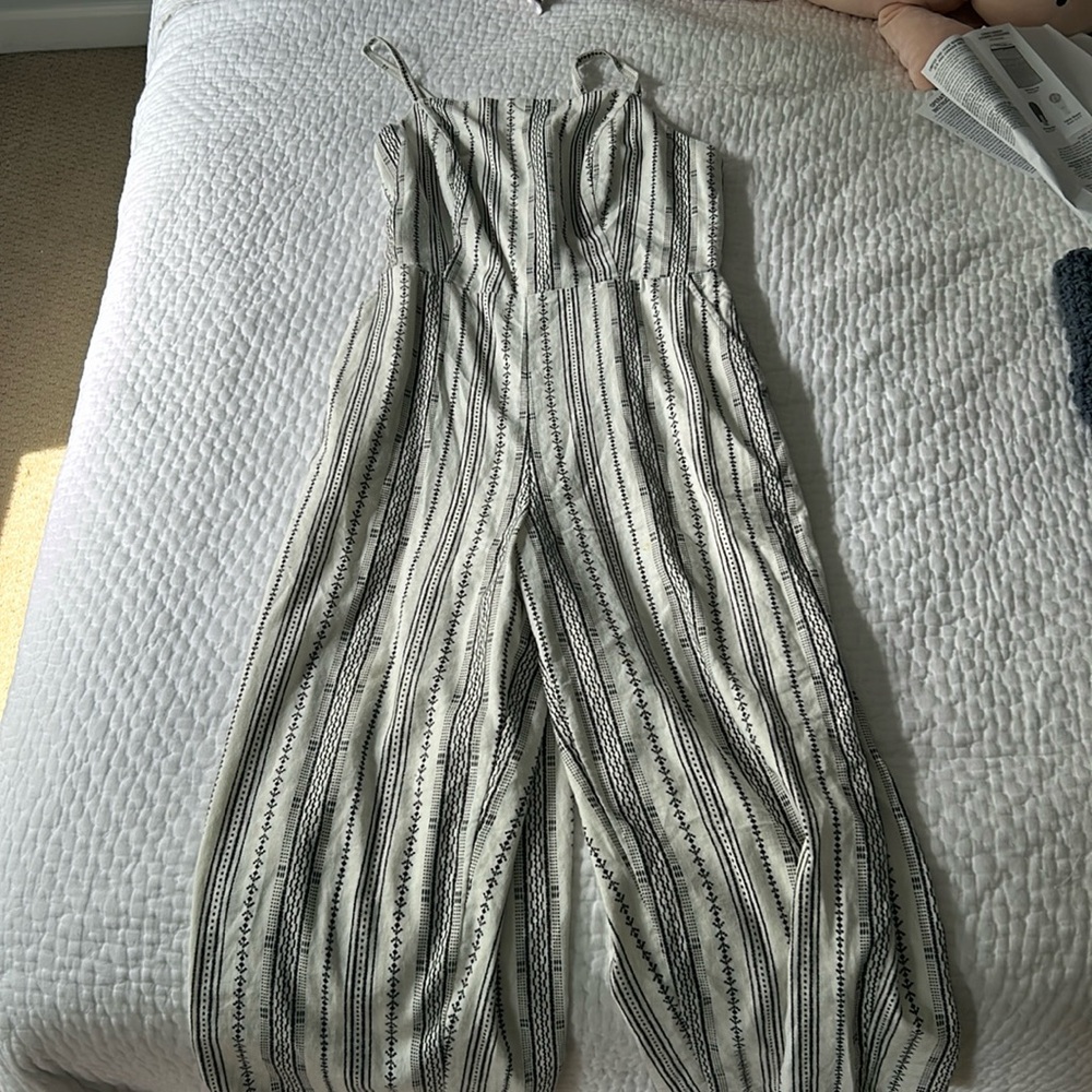 Cream and dark grey jumpsuit - Old Navy- size small